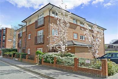 Flat 4, Barrington Court, Chichester Terrace, Horsham, West Sussex