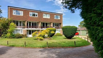 Mulberry Close, Horsham, RH12 2NH