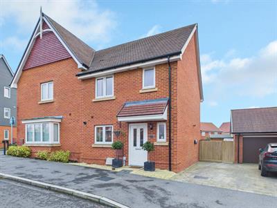 Harrys Way, Faygate, RH12 0DT