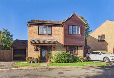 York Close, Southwater, West Sussex, RH13 9XJ