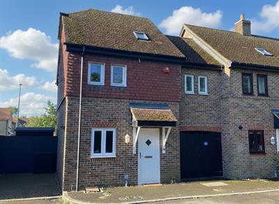 Holders Close, Billingshurst, RH14