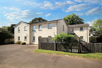 Godwin Way, Horsham, RH13