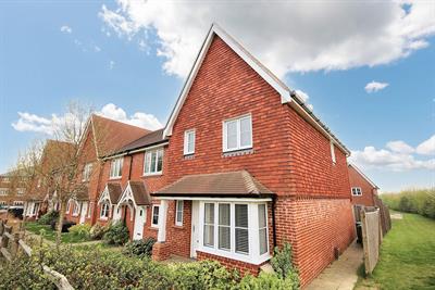 Longhurst Avenue, Horsham, RH12