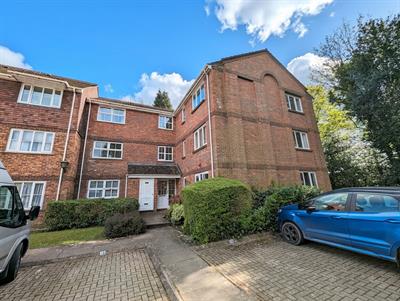 North Parade, Horsham, RH12