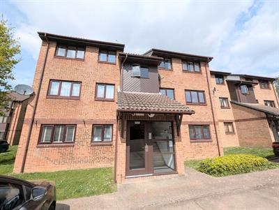 Wallis Way, Horsham, RH13