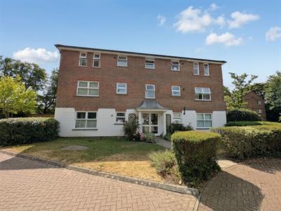 North Parade, Horsham, RH12