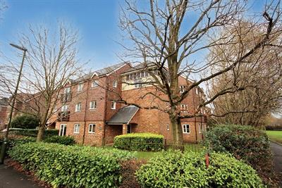 Pondtail Close, Horsham, RH12