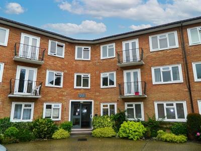 Bishopric, Horsham, RH12