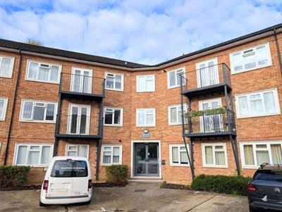 Bishopric, Horsham, RH12