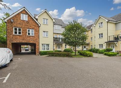 Springfield Park Road, Horsham, RH12